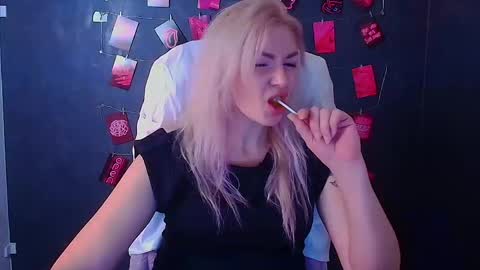 Snapshot of georgianight chatting on 16, 12, 2025 Georgia online show from 16, 12, 2025