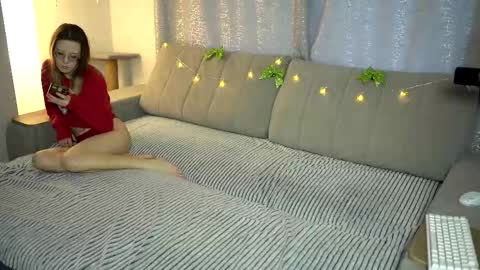 Jean and Isa couple Van online show from 23, 12, 2025