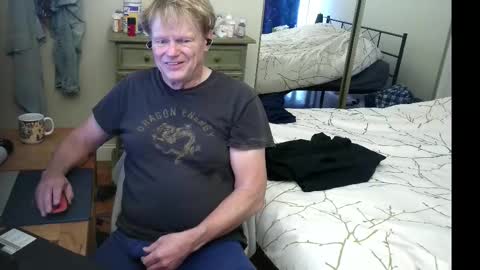 Snapshot of gethyn chatting on 17, 11, 2025 Gethyn online show from 17, 11, 2025