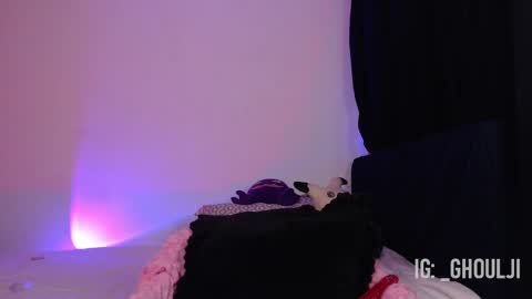 Annie   Im going to be offline from 29nov to 3dec online show from 21, 1, 2025