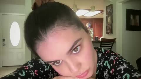 Snapshot of gia_is_horny chatting on 5, 12, 2024 The Queen of Squirt online show from 5, 12, 2024