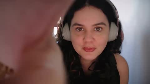 Snapshot of gia_is_horny chatting on 11, 12, 2024 The Queen of Squirt online show from 11, 12, 2024