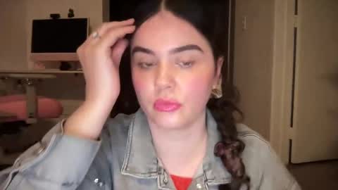 Snapshot of gia_is_horny chatting on 19, 12, 2024 The Queen of Squirt online show from 19, 12, 2024