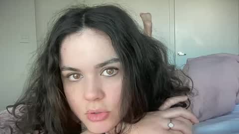 Snapshot of gia_is_horny chatting on 11, 1, 2025 The Queen of Squirt online show from 11, 1, 2025