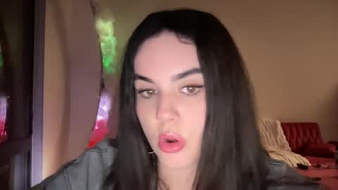 Snapshot of gia_is_horny chatting on 12, 1, 2025 The Queen of Squirt online show from 12, 1, 2025