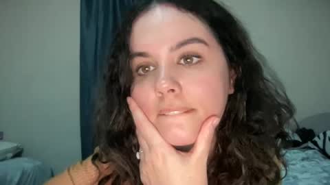 Snapshot of gia_is_horny chatting on 19, 1, 2025 The Queen of Squirt online show from 19, 1, 2025