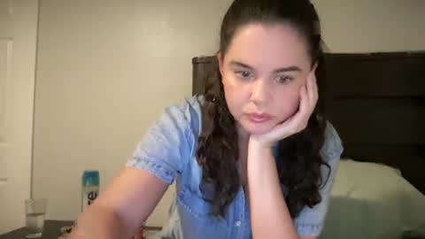 Snapshot of gia_is_horny chatting on 27, 2, 2025 The Queen of Squirt online show from 27, 2, 2025