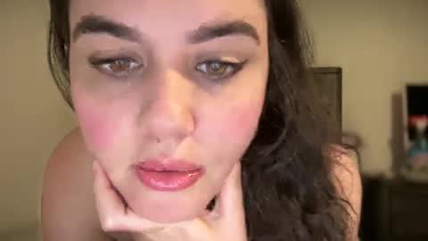 Snapshot of gia_is_horny chatting on 28, 2, 2025 The Queen of Squirt online show from 28, 2, 2025