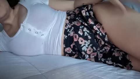 Snapshot of gia_is_horny chatting on 5, 3, 2025 The Queen of Squirt online show from 5, 3, 2025