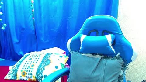 Gia  online show from 8, 4, 2026