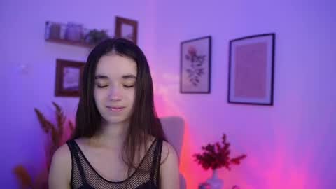 Snapshot of gia_paige18 chatting on 28, 11, 2025 Gia Paige18 online show from 28, 11, 2025