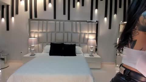 Snapshot of giaferrera_ chatting on 23, 11, 2025 Gia Ferrera online show from 23, 11, 2025