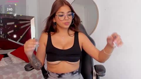 Gia  online show from 10, 3, 2025