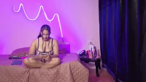 Giana Roberts online show from 2, 2, 2026