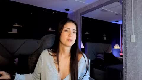 Snapshot of giapearl2 chatting on 10, 10, 2025 Gia online show from 10, 10, 2025