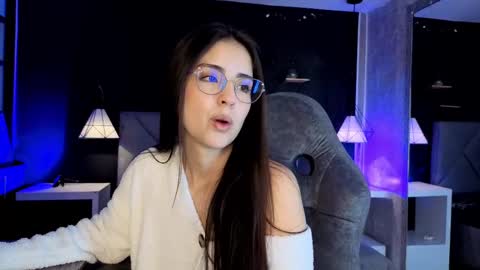 Snapshot of giapearl2 chatting on 23, 10, 2025 Gia online show from 23, 10, 2025