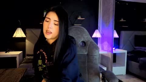 Snapshot of giapearl2 chatting on 6, 11, 2025 Gia online show from 6, 11, 2025