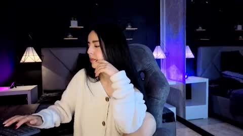 Snapshot of giapearl2 chatting on 14, 11, 2025 Gia online show from 14, 11, 2025