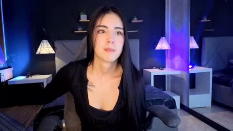 Snapshot of giapearl2 chatting on 23, 11, 2025 Gia online show from 23, 11, 2025