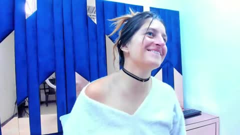 GiaRoussel online show from 4, 1, 2025