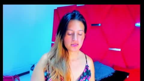 GiaRoussel online show from 31, 1, 2025