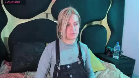 GiaRoussel online show from 3, 3, 2026