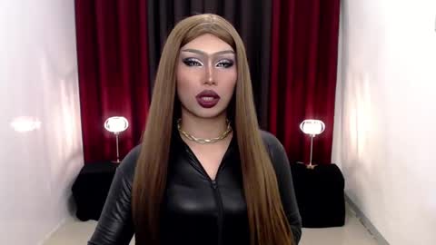 Gia X online show from 8, 12, 2024