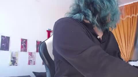 Snapshot of gigi_queens chatting on 15, 10, 2025 gigi online show from 15, 10, 2025