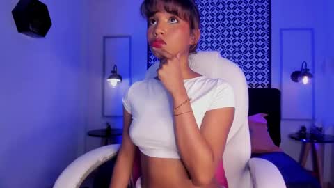 Snapshot of gigi_strawberry chatting on 27, 2, 2025 GIGI online show from 27, 2, 2025