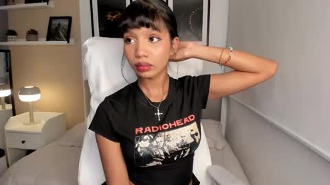 Snapshot of gigi_strawberry chatting on 16, 10, 2025 GIGI online show from 16, 10, 2025