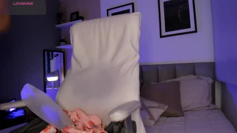 Snapshot of gigi_strawberry chatting on 18, 10, 2025 GIGI online show from 18, 10, 2025