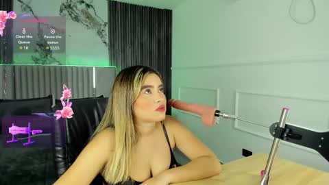 Snapshot of gigiidoll chatting on 19, 2, 2025 Gigi Doll online show from 19, 2, 2025