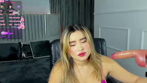 Snapshot of gigiidoll chatting on 25, 2, 2025 Gigi Doll online show from 25, 2, 2025