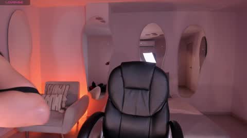 Snapshot of gigilee_ chatting on 22, 12, 2024 GIGI online show from 22, 12, 2024