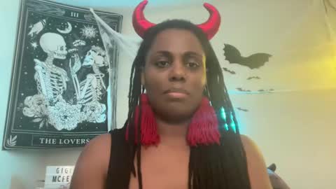 Snapshot of gigimcfee chatting on 29, 10, 2025 G Money online show from 29, 10, 2025