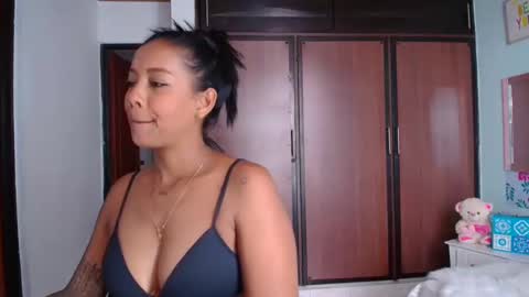 Sharlotte  online show from 5, 3, 2025