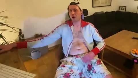 Snapshot of gilbertlachsmann chatting on 9, 11, 2025 Sebastian online show from 9, 11, 2025