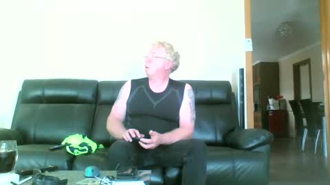 Snapshot of gimmmieoooo chatting on 7, 1, 2025 gimmmieoooo online show from 7, 1, 2025