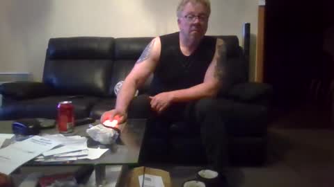 Snapshot of gimmmieoooo chatting on 10, 10, 2025 gimmmieoooo online show from 10, 10, 2025