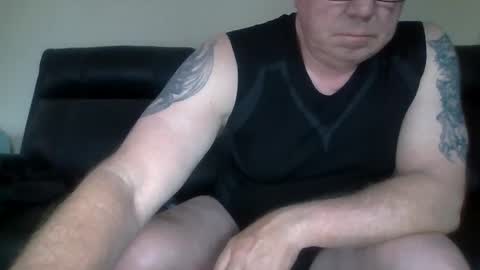 Snapshot of gimmmieoooo chatting on 1, 12, 2025 gimmmieoooo online show from 1, 12, 2025