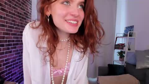 Snapshot of gin_yoon chatting on 14, 2, 2025 Gin online show from 14, 2, 2025