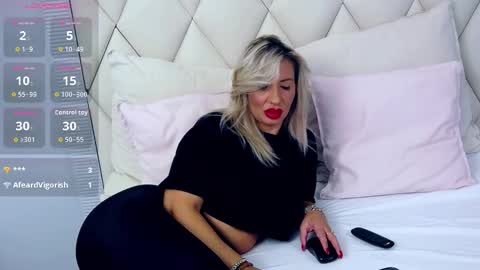 Snapshot of ginabear chatting on 29, 9, 2025 Gina online show from 29, 9, 2025