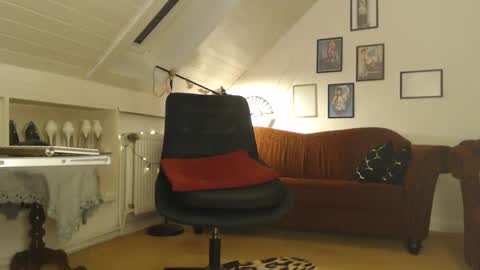 Snapshot of ginablondecam chatting on 10, 1, 2025 Gina online show from 10, 1, 2025