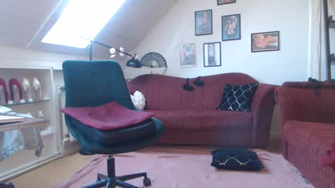 Snapshot of ginablondecam chatting on 3, 3, 2025 Gina online show from 3, 3, 2025