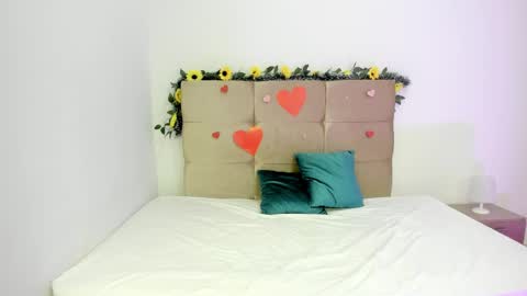 Snapshot of ginelawest chatting on 5, 3, 2025 Gine online show from 5, 3, 2025