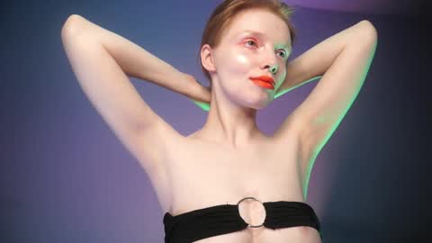        im expecting 350 thumbs up on my altar   online show from 9, 1, 2025