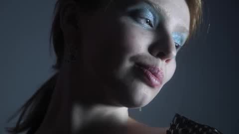        im expecting 350 thumbs up on my altar   online show from 4, 3, 2025