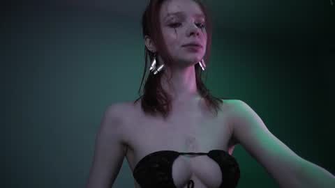 Snapshot of ginger_hugs chatting on 1, 7, 2026 im expecting 350 thumbs up on my altar online show from 1, 7, 2026