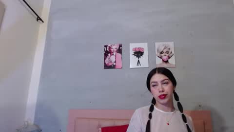 Snapshot of ginnifer_goodwin chatting on 18, 10, 2025 ginnifer_goodwin online show from 18, 10, 2025