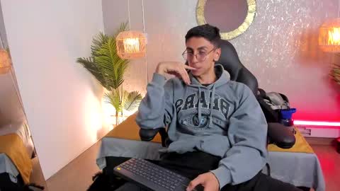 Snapshot of gio_carangi chatting on 18, 5, 2026 Gio Carangi online show from 18, 5, 2026